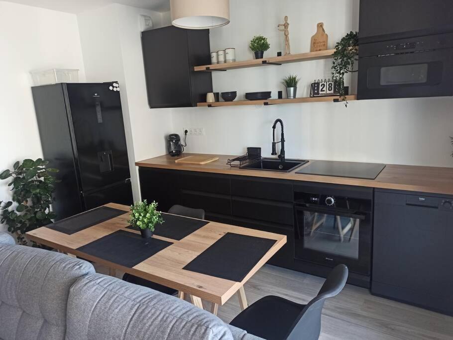 Centre Ville, Parking, Transport En Commun Au Pied De L'Immeuble Bordeaux Buitenkant foto